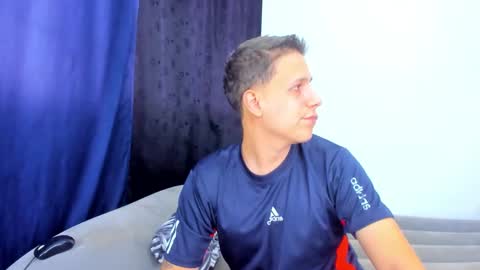 Snapshot of justin_biker chatting on December 10, 2:27 am justin_biker online show from December 10, 2:27 am