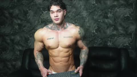 justin clark1 online show from April 21, 3:24 am