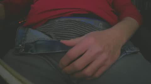 Snapshot of justme39057 chatting on February 9, 8:13 pm Justme39057 online show from February 9, 8:13 pm