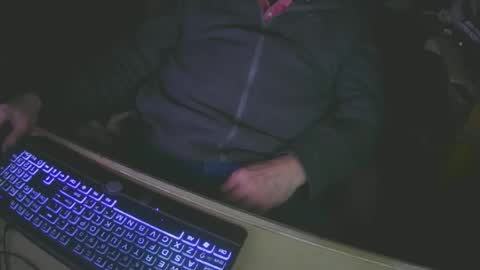 Snapshot of justme39057 chatting on January 3, 9:57 pm Justme39057 online show from January 3, 9:57 pm