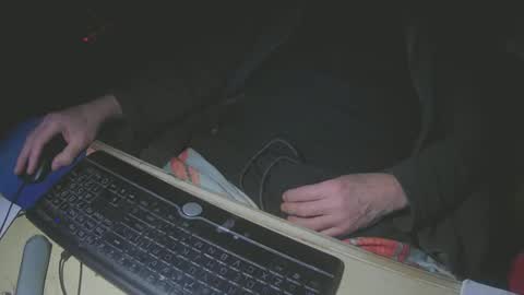 Snapshot of justme39057 chatting on December 21, 5:29 pm Justme39057 online show from December 21, 5:29 pm