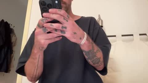 justmeandyou00 online show from November 7, 9:56 am