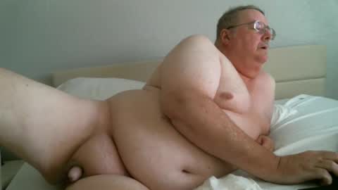 justmedm64 online show from December 9, 5:41 pm