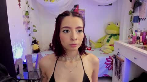 Mia online show from December 19, 11:55 pm