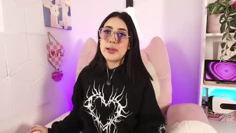 Emy online show from May 4, 11:11 pm