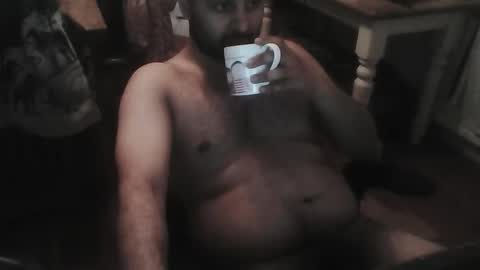 justtryingthisout22 online show from April 17, 7:00 am