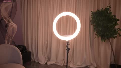 Amely online show from April 26, 4:43 am