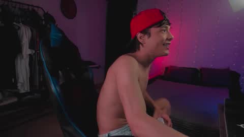 Kael Owens online show from November 19, 4:28 pm