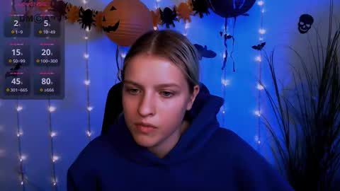 kaela_spell_ online show from October 30, 8:20 pm