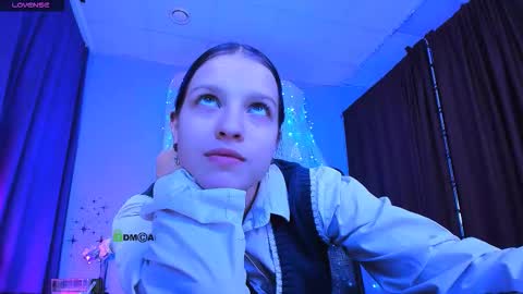 kaela_spell_ online show from January 18, 9:35 pm