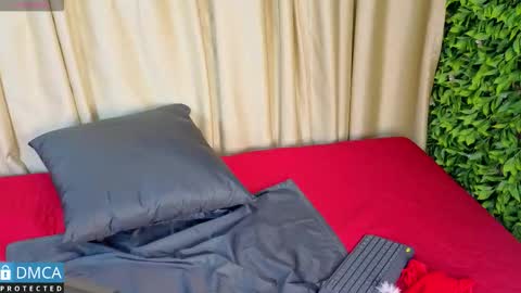 kaelani online show from December 17, 11:17 am