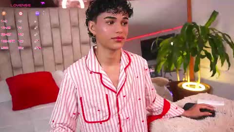kai_onfire online show from July 15, 6:51 am