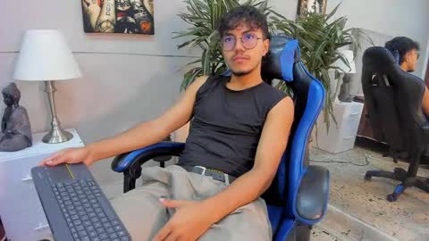 kai_storn online show from May 22, 11:17 am
