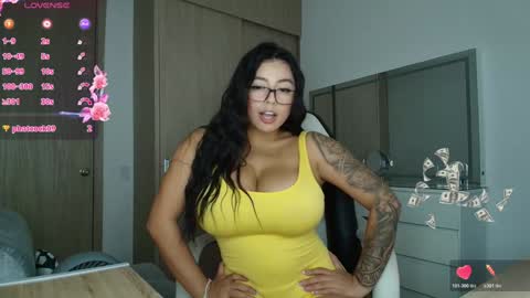 Zoe online show from March 21, 6:45 pm