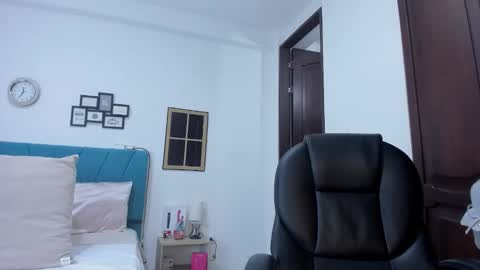 Kamilalopez online show from December 5, 11:13 pm