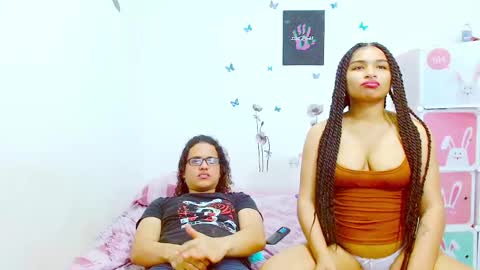 Snapshot of kami_chigiri chatting on January 5, 12:09 am Dante and Carolina independient model online show from January 5, 12:09 am