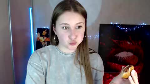 kamilla_love_ online show from April 23, 12:40 pm