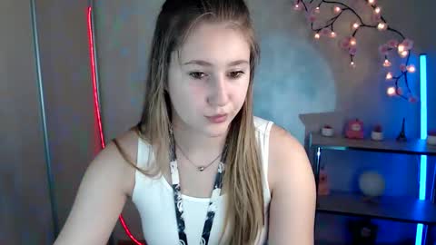 kamilla_love_ online show from June 5, 12:10 pm