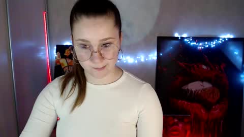 kamilla_love_ online show from April 22, 12:12 pm