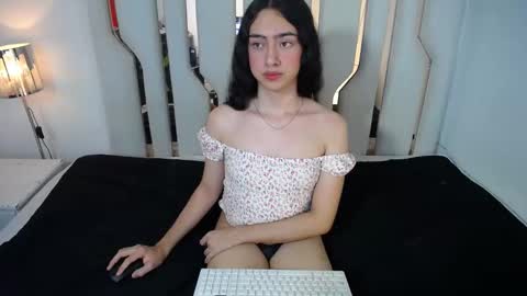 Snapshot of kammi_candy chatting on October 23, 2:13 am -- kammi -- online show from October 23, 2:13 am