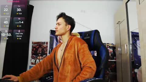 andres online show from April 15, 11:46 am