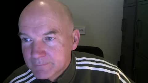 Robbie online show from December 8, 5:28 am