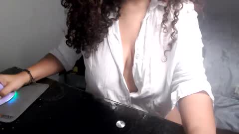 Snapshot of kara__gower chatting on November 1, 1:32 pm kara online show from November 1, 1:32 pm