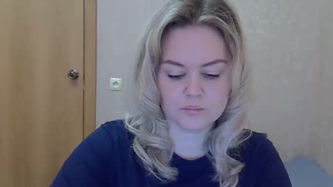 karennelsonx online show from April 17, 7:55 am