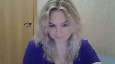 karennelsonx online show from September 17, 12:19 pm