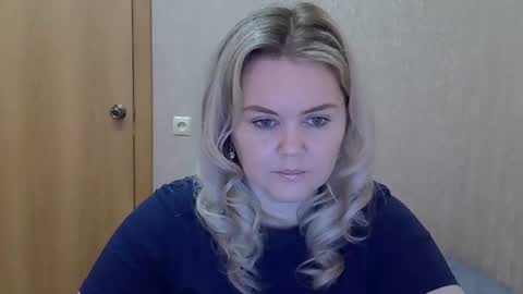 karennelsonx online show from March 30, 10:37 am