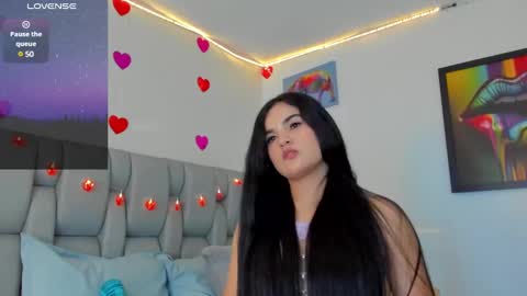 Snapshot of karin_grey69 chatting on March 7, 5:40 am Karin    online show from March 7, 5:40 am
