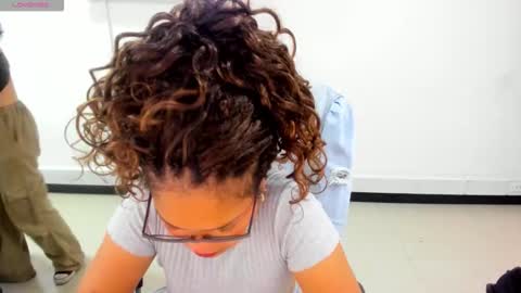 karla_cg online show from December 22, 2:46 pm