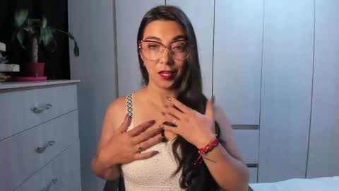 Karla  online show from May 27, 10:45 am