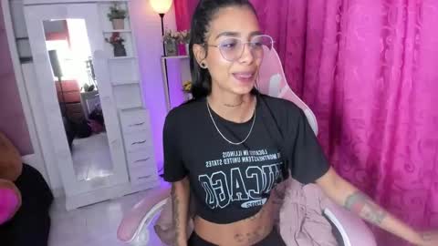 karlaslutskinny__ online show from April 15, 7:58 pm