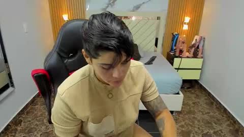 Snapshot of karolandluna chatting on October 22, 7:59 pm Karol and Luna online show from October 22, 7:59 pm