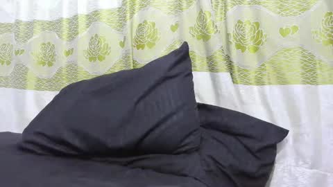 Snapshot of karoli_sanz chatting on February 21, 1:33 am Karolinstagram.karoli sanz online show from February 21, 1:33 am