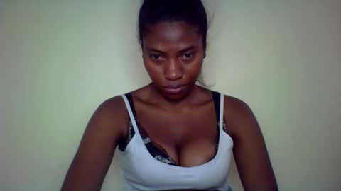 karoliee online show from April 30, 9:47 am
