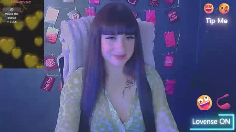 Caroline online show from December 21, 7:04 am