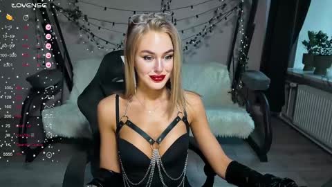 KarolinaHayes online show from May 16, 5:11 pm