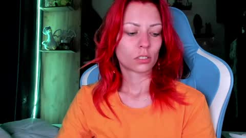 karoline121 online show from April 6, 1:25 am