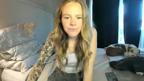 Kitty Kat online show from December 28, 9:40 pm