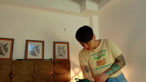 kat paradisse online show from April 9, 11:49 am