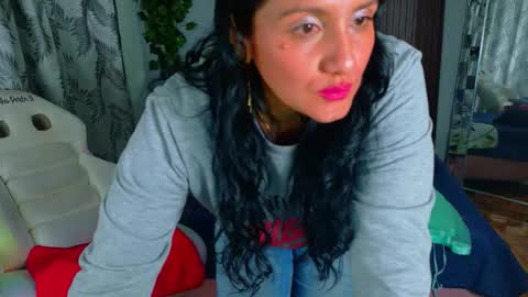 kate online show from March 18, 8:04 pm