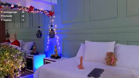 Kat online show from December 18, 12:11 pm