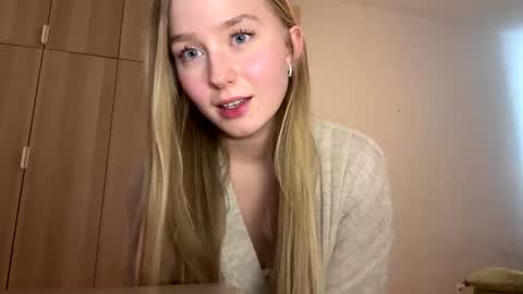 Snapshot of katcontrol chatting on January 25, 6:23 am katcontrol online show from January 25, 6:23 am