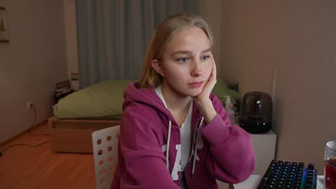 Snapshot of katcontrol chatting on December 21, 2:47 pm katcontrol online show from December 21, 2:47 pm