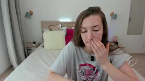 kate_redgar online show from May 13, 8:35 am