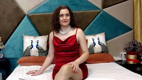 KateQueenston --  online show from February 7, 9:18 pm