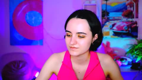 katewillows online show from February 16, 8:01 am