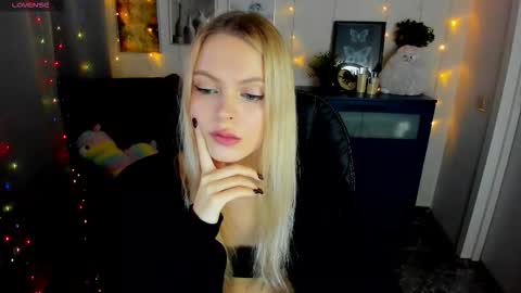 Snapshot of katherineepierce chatting on October 20, 6:02 pm Katherine online show from October 20, 6:02 pm